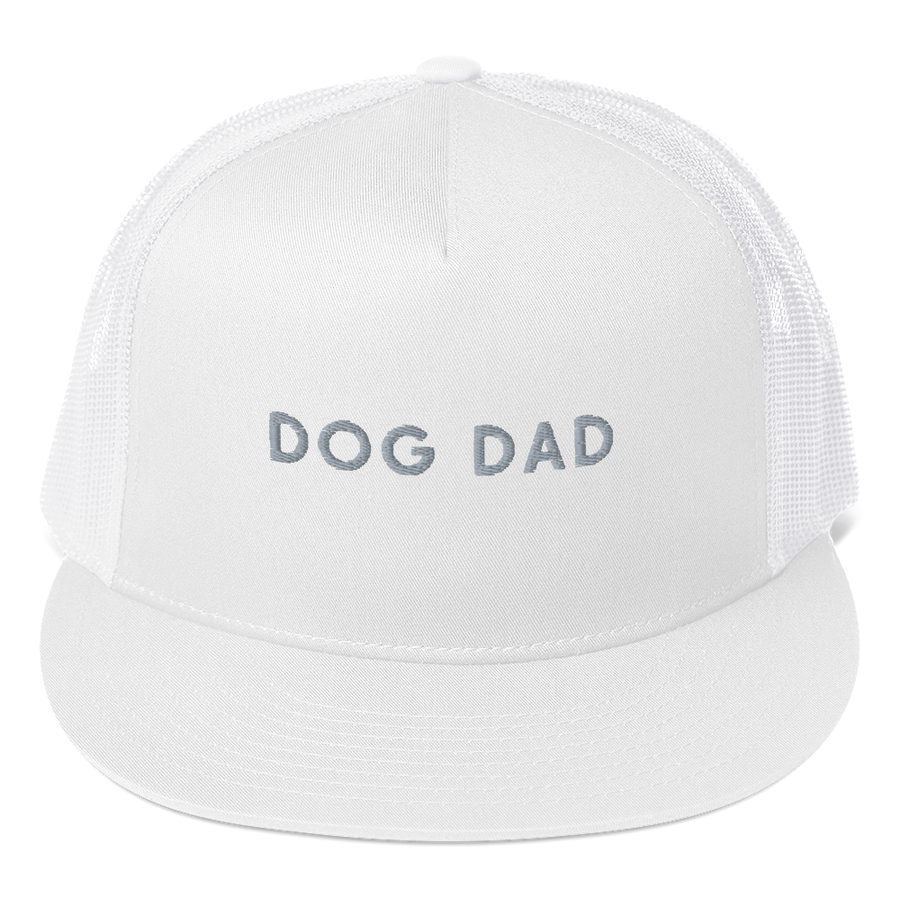 Gorra de camionero bordada con texto "Dog Dad"