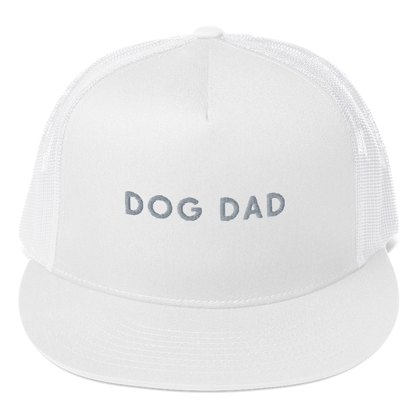 Gorra de camionero bordada con texto "Dog Dad"