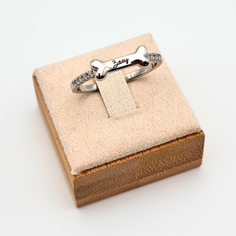 Anillo de hueso grabado personalizado