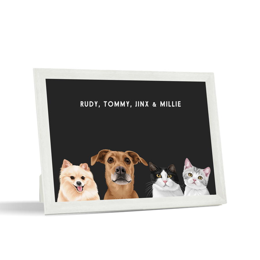 Retrato de cuatro mascotas de escritorio